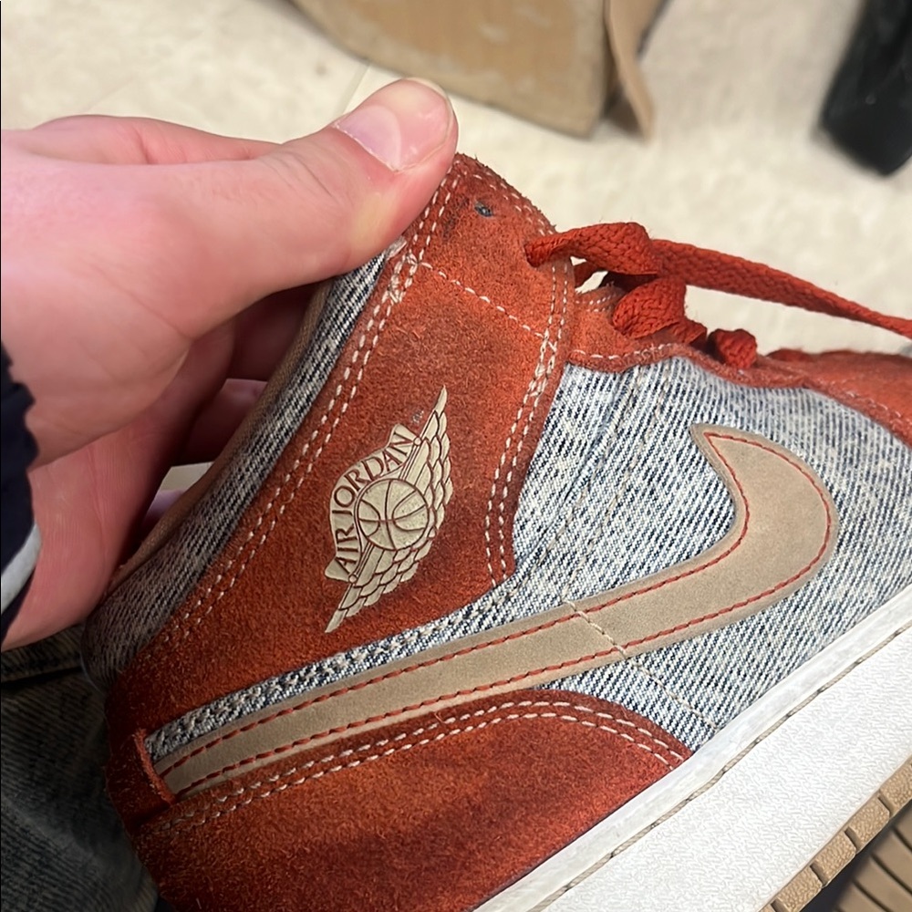 Air Jordan 1 Mid SE GS 'Denim Red’ medium condition - Picture 6 of 6